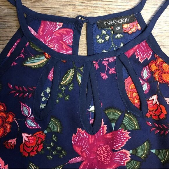 Papermoon women’s blue floral top with tear drop openings at neck line size S - Picture 2 of 6